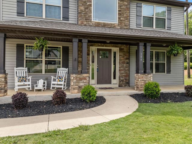 104 Long Creek Ct, Inman, SC 29349