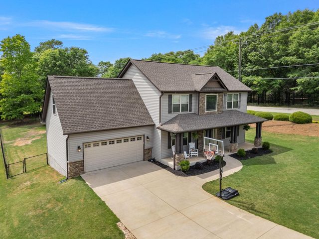 104 Long Creek Ct, Inman, SC 29349