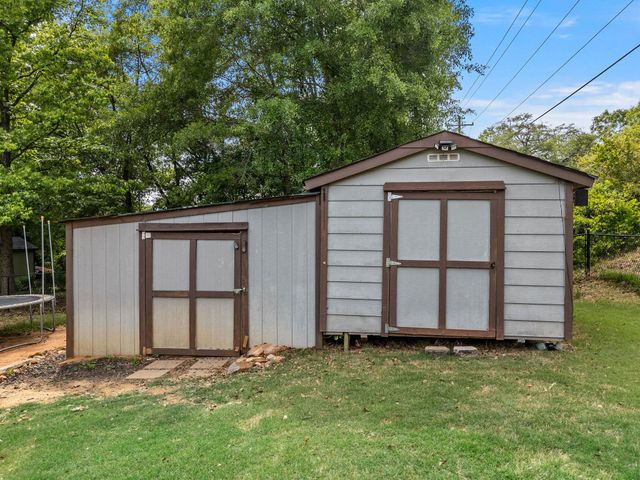 104 Long Creek Ct, Inman, SC 29349