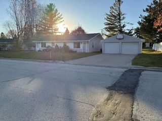 1341 SUNRAY LANE, Green Bay, WI 54313