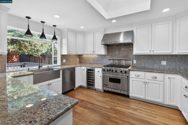 2425 Alvarado Dr, Santa Clara, CA 95051