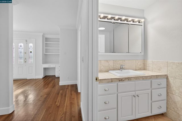 2425 Alvarado Dr, Santa Clara, CA 95051