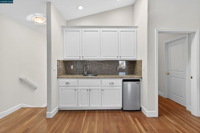 2425 Alvarado Dr, Santa Clara, CA 95051