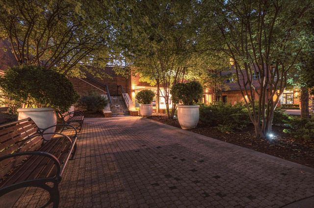 200 Manufacturers Road Apt 320, Chattanooga, TN 37405