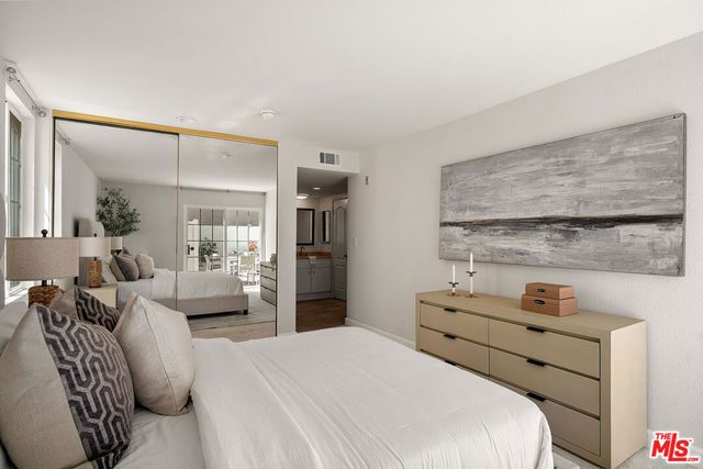 5050 Coldwater Canyon Avenue 203, Sherman Oaks, CA 91423