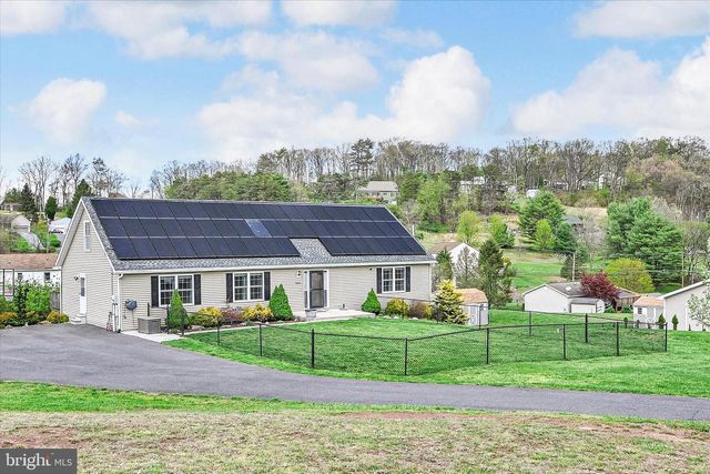 1665 WAMPUM DR, Auburn, PA 17922