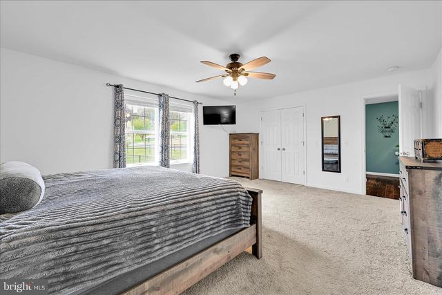 1665 WAMPUM DR, Auburn, PA 17922
