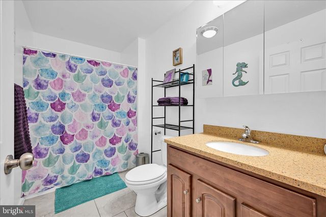 1665 WAMPUM DR, Auburn, PA 17922