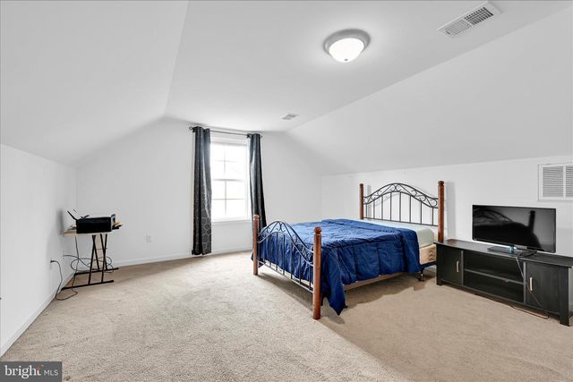1665 WAMPUM DR, Auburn, PA 17922