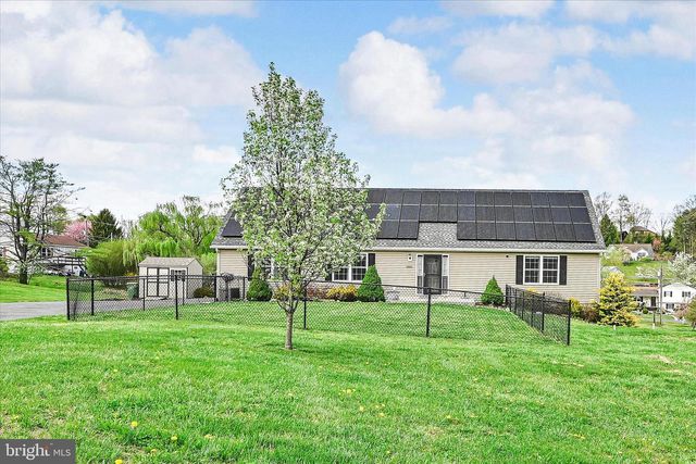 1665 WAMPUM DR, Auburn, PA 17922