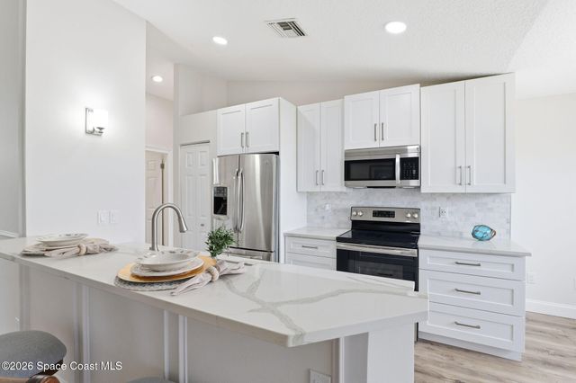 1895 17th Avenue SW, Vero Beach, FL 32962