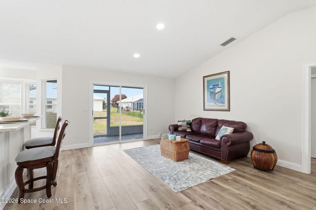 1895 17th Avenue SW, Vero Beach, FL 32962