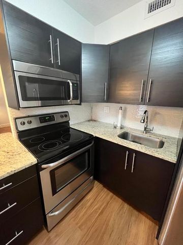 446 Burgundy J, Delray Beach, FL 33484