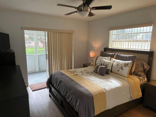 446 Burgundy J, Delray Beach, FL 33484