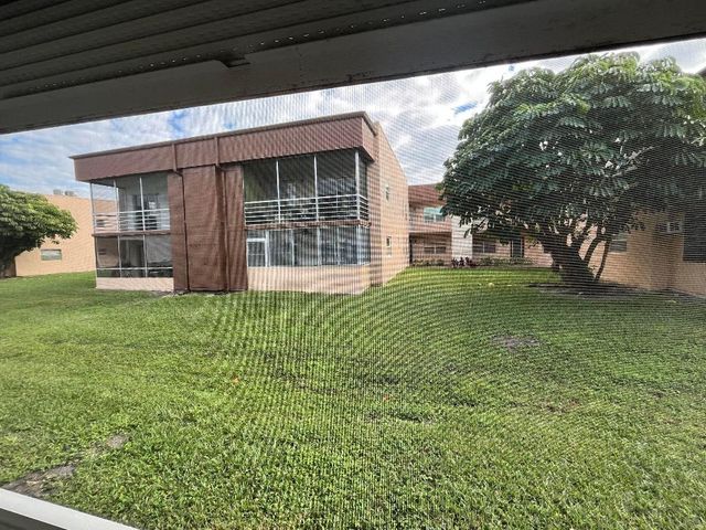 446 Burgundy J, Delray Beach, FL 33484