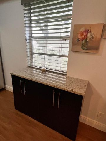 446 Burgundy J, Delray Beach, FL 33484