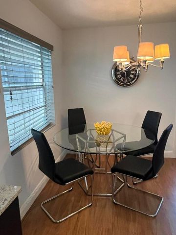 446 Burgundy J, Delray Beach, FL 33484