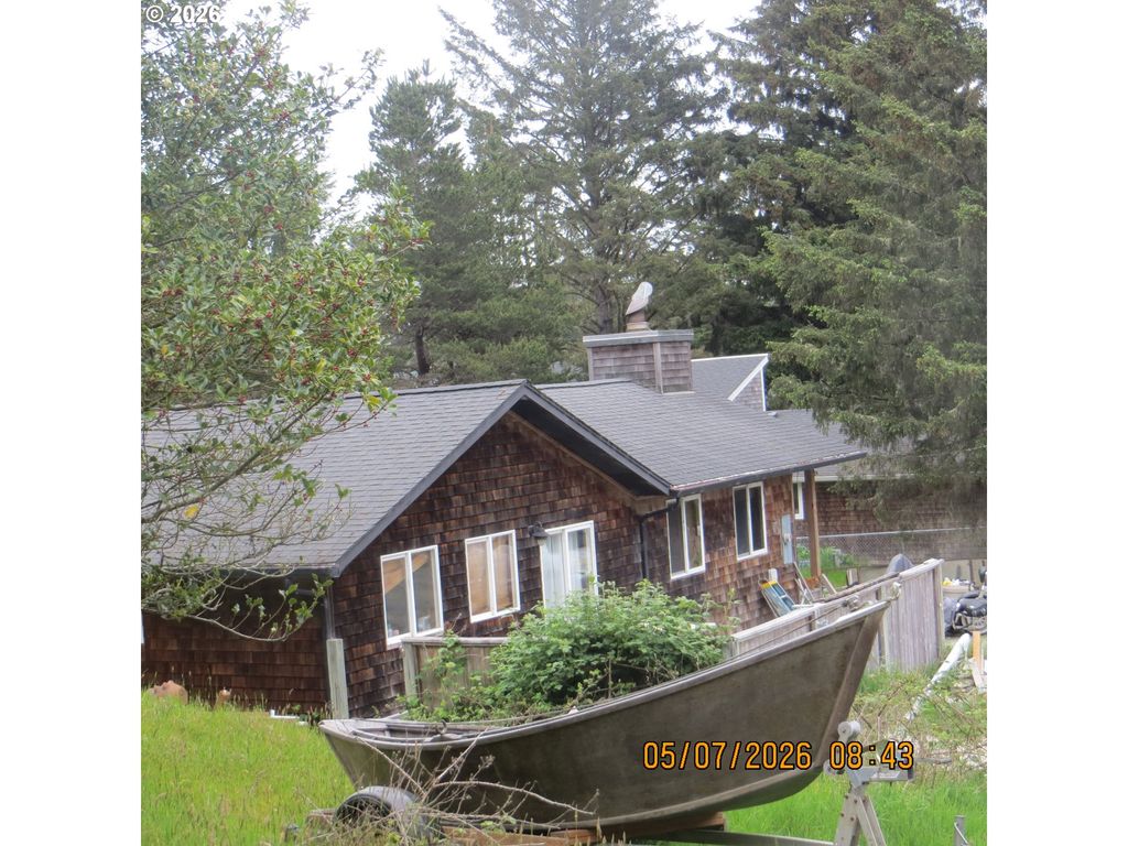 33157 SAND DOLLAR Ln, Warrenton, OR 97146