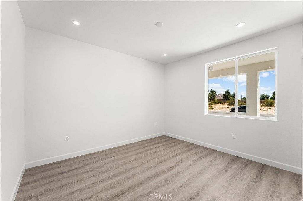 Image 24 of property listing at 10433 Trumbull St, California City, CA 93505