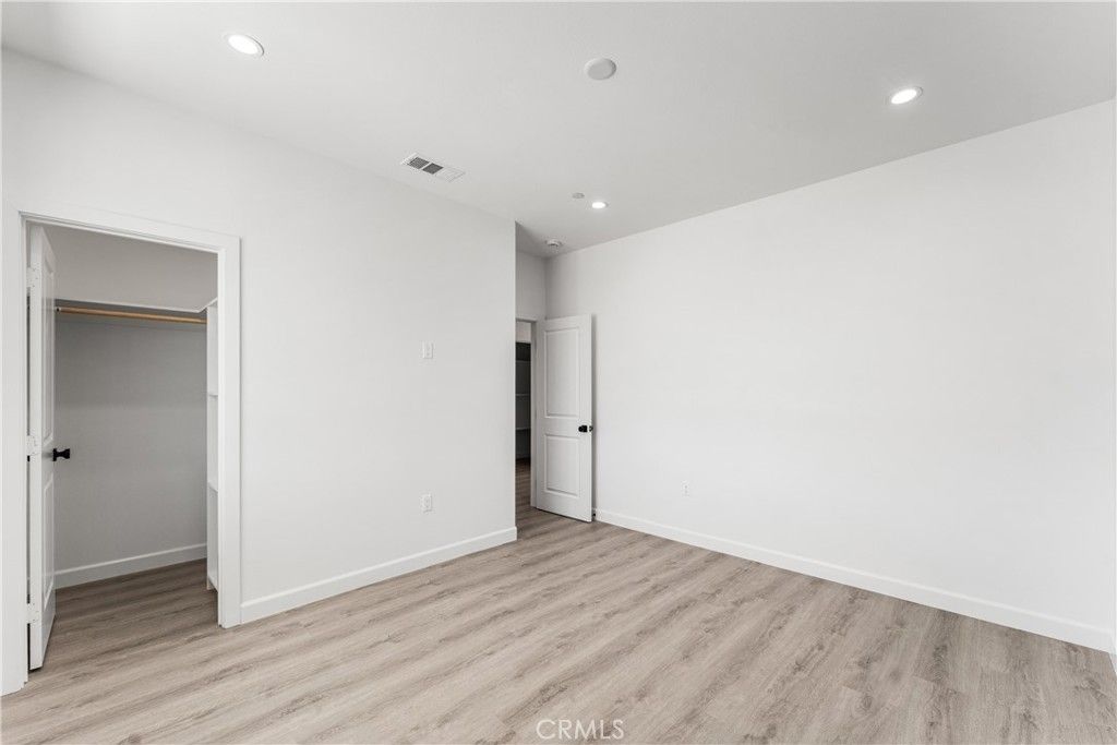 Image 26 of property listing at 10433 Trumbull St, California City, CA 93505