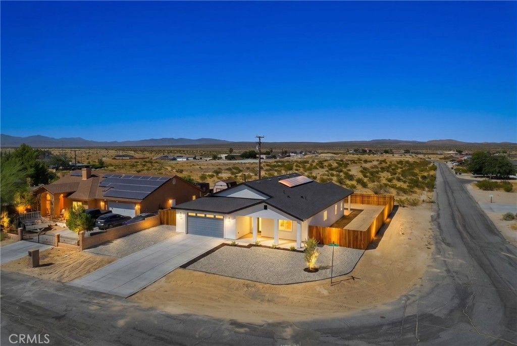 Image 3 of property listing at 10433 Trumbull St, California City, CA 93505
