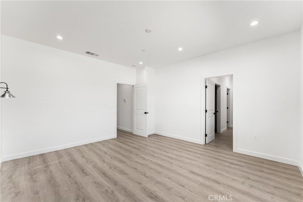 Image 36 of property listing at 10433 Trumbull St, California City, CA 93505