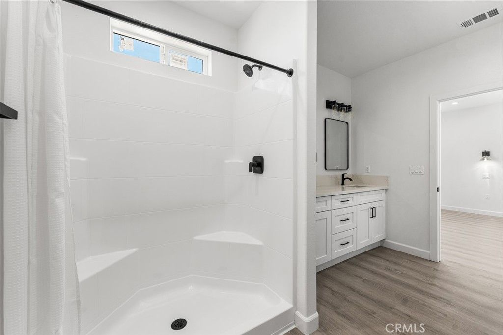 Image 39 of property listing at 10433 Trumbull St, California City, CA 93505