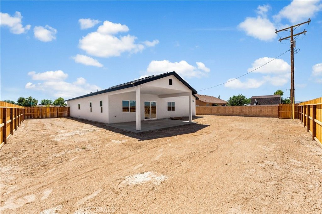 Image 42 of property listing at 10433 Trumbull St, California City, CA 93505