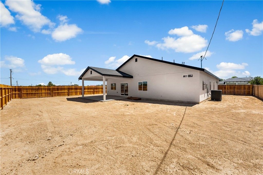 Image 43 of property listing at 10433 Trumbull St, California City, CA 93505