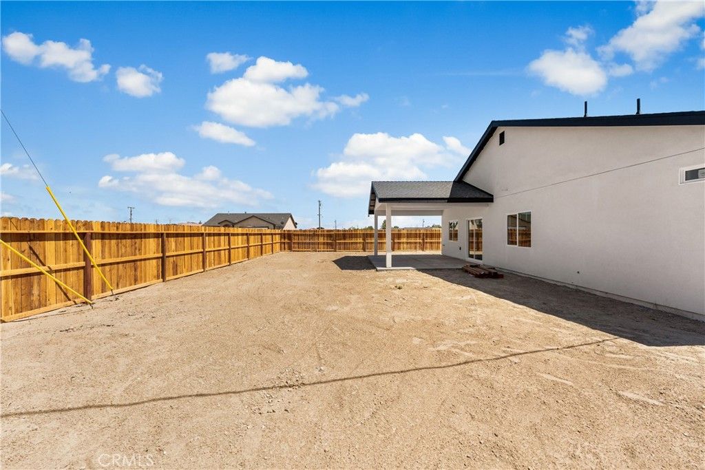 Image 44 of property listing at 10433 Trumbull St, California City, CA 93505