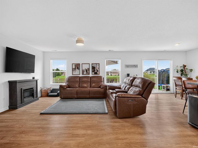 4405 Stone Harbor Court, New Haven, IN 46774