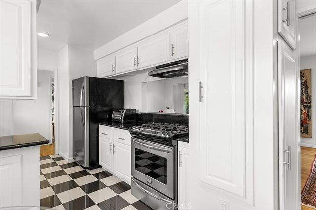 5111 Irvington, Los Angeles, CA 90042