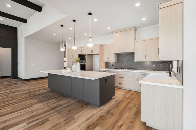 2838 Hidden Cove, Tulare, CA 93274