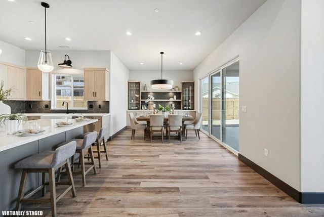 2838 Hidden Cove, Tulare, CA 93274