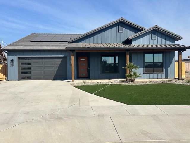 2838 Hidden Cove, Tulare, CA 93274