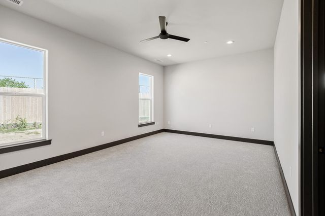 2838 Hidden Cove, Tulare, CA 93274