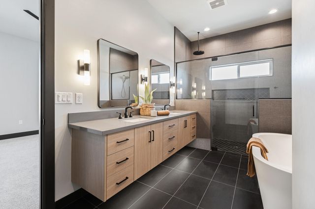 2838 Hidden Cove, Tulare, CA 93274