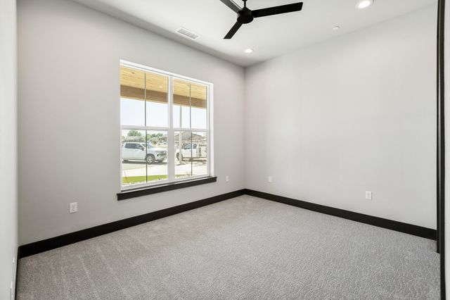 2838 Hidden Cove, Tulare, CA 93274