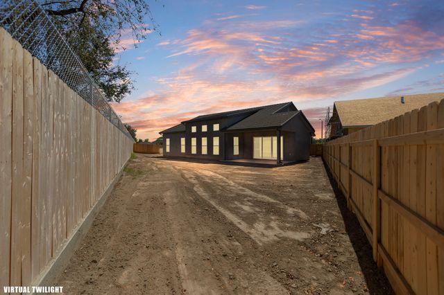 2838 Hidden Cove, Tulare, CA 93274