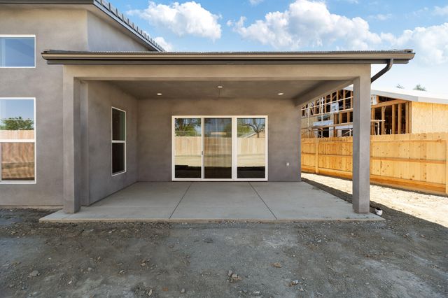 2838 Hidden Cove, Tulare, CA 93274