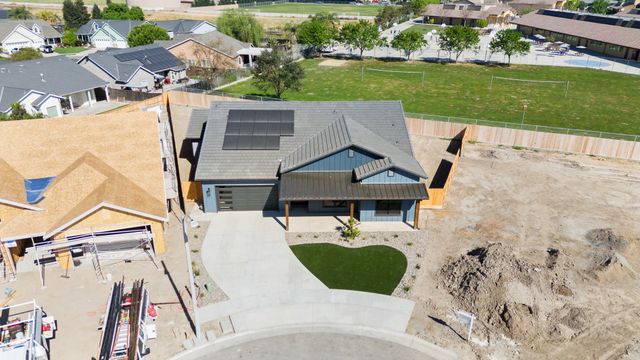 2838 Hidden Cove, Tulare, CA 93274