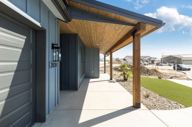 2838 Hidden Cove, Tulare, CA 93274