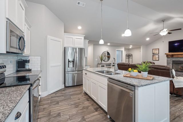 12 Carole Rae Lane, Bella Vista, AR 72714