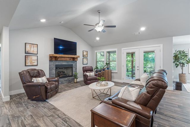 12 Carole Rae Lane, Bella Vista, AR 72714