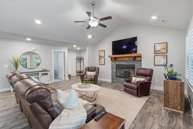 12 Carole Rae Lane, Bella Vista, AR 72714