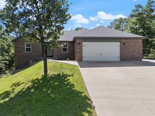 12 Carole Rae Lane, Bella Vista, AR 72714