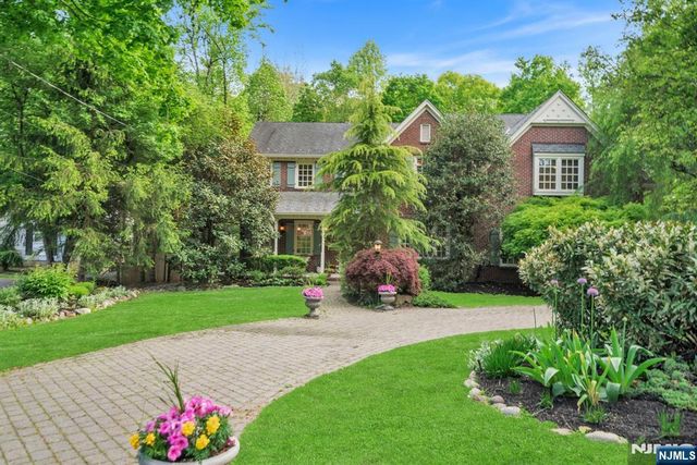 20 Dianne Drive, Montville Township, NJ 07045