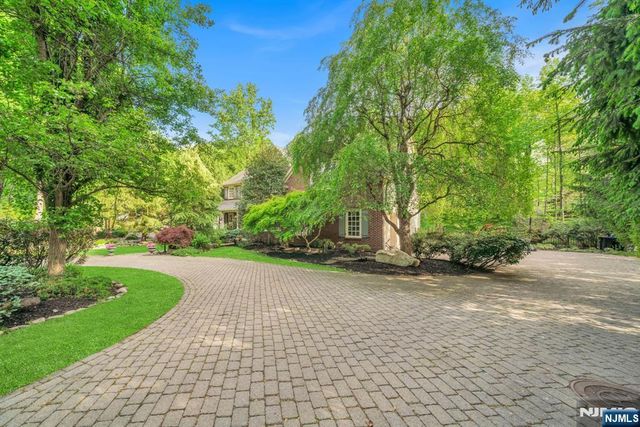 20 Dianne Drive, Montville Township, NJ 07045