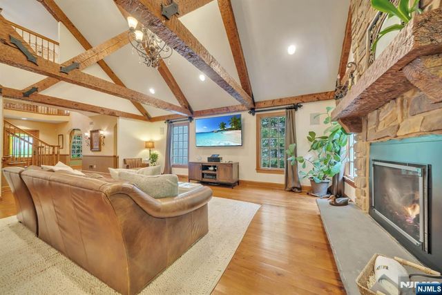 20 Dianne Drive, Montville Township, NJ 07045