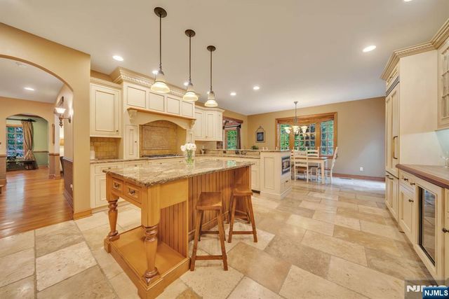 20 Dianne Drive, Montville Township, NJ 07045